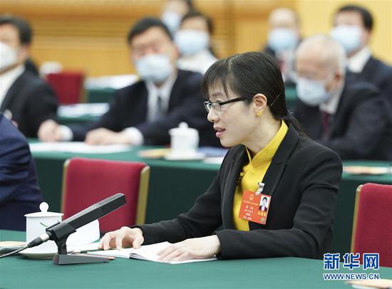 5月24日，全國(guó)人大代表禹誠參加湖北代表團(tuán)的審議并發(fā)言。新華社記者 黃敬文 攝